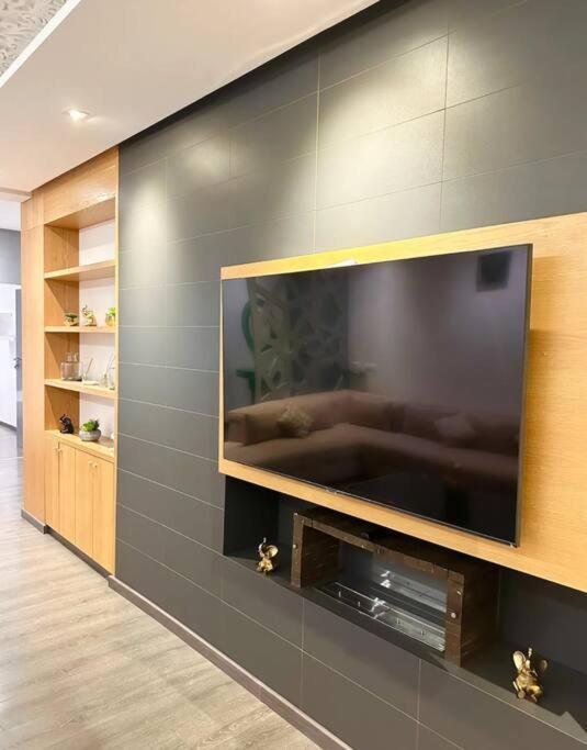 ラバトLuxurious 3 Beds Agdalアパートメント エクステリア 写真